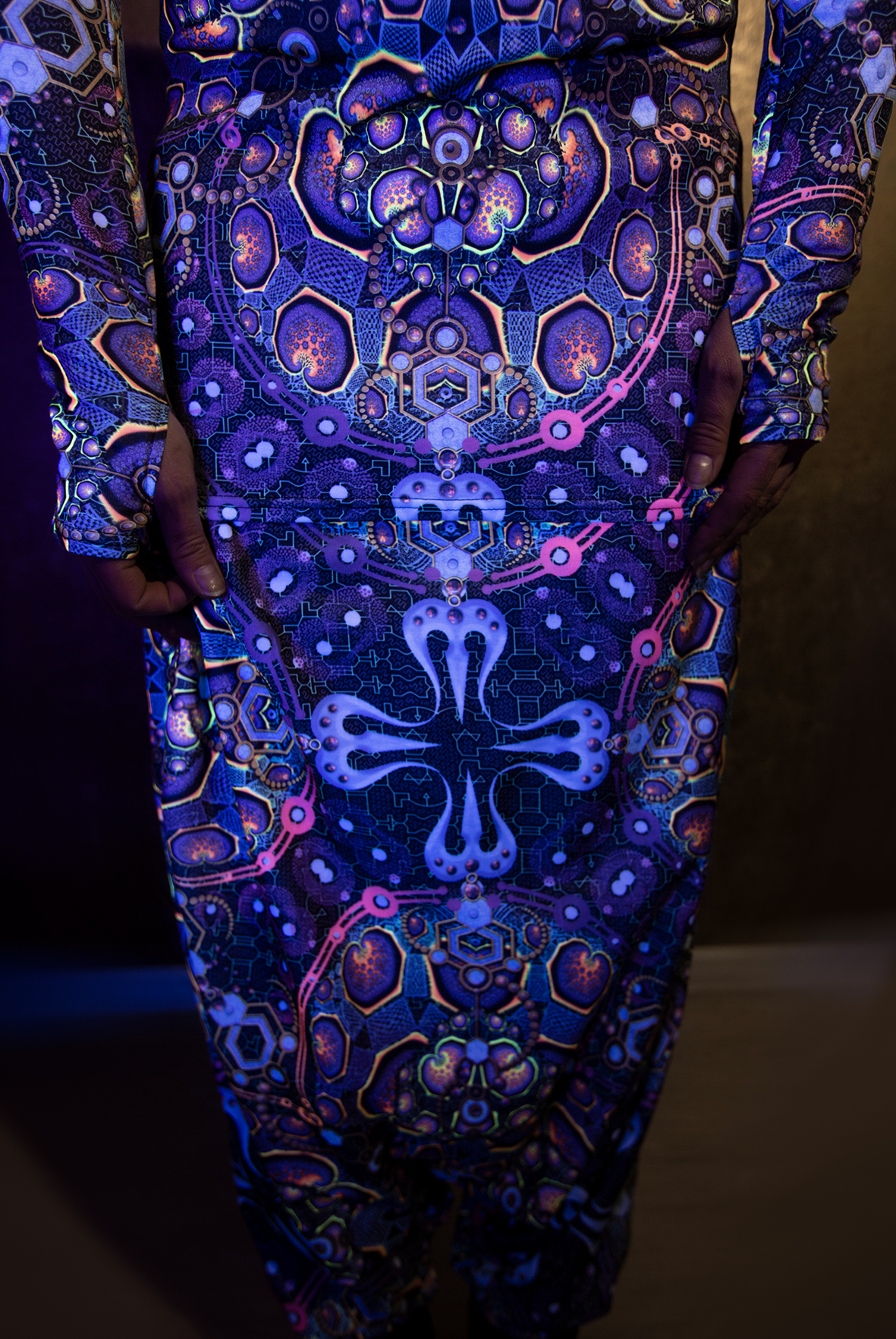 "Banyan fractal" suit